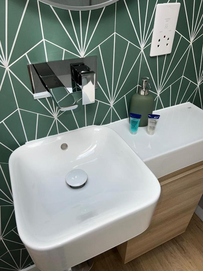 Central Ensuite Guest Unit With Ac And Free On-Street Parking Brighton Екстер'єр фото